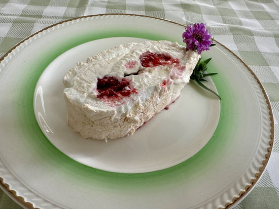 Pavlova Roulade