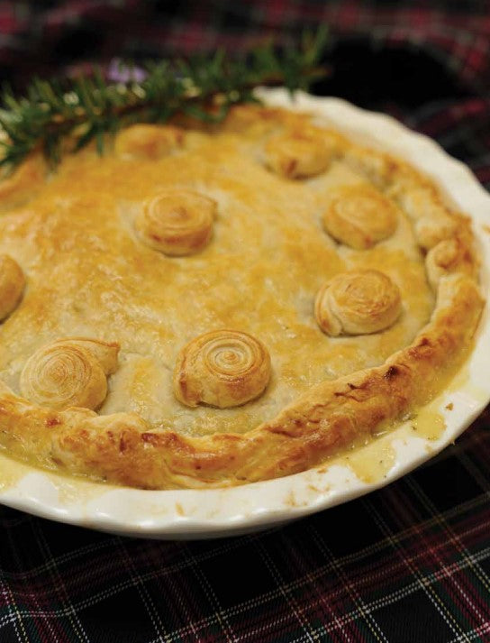 Chicken, leek, bacon and thyme pie