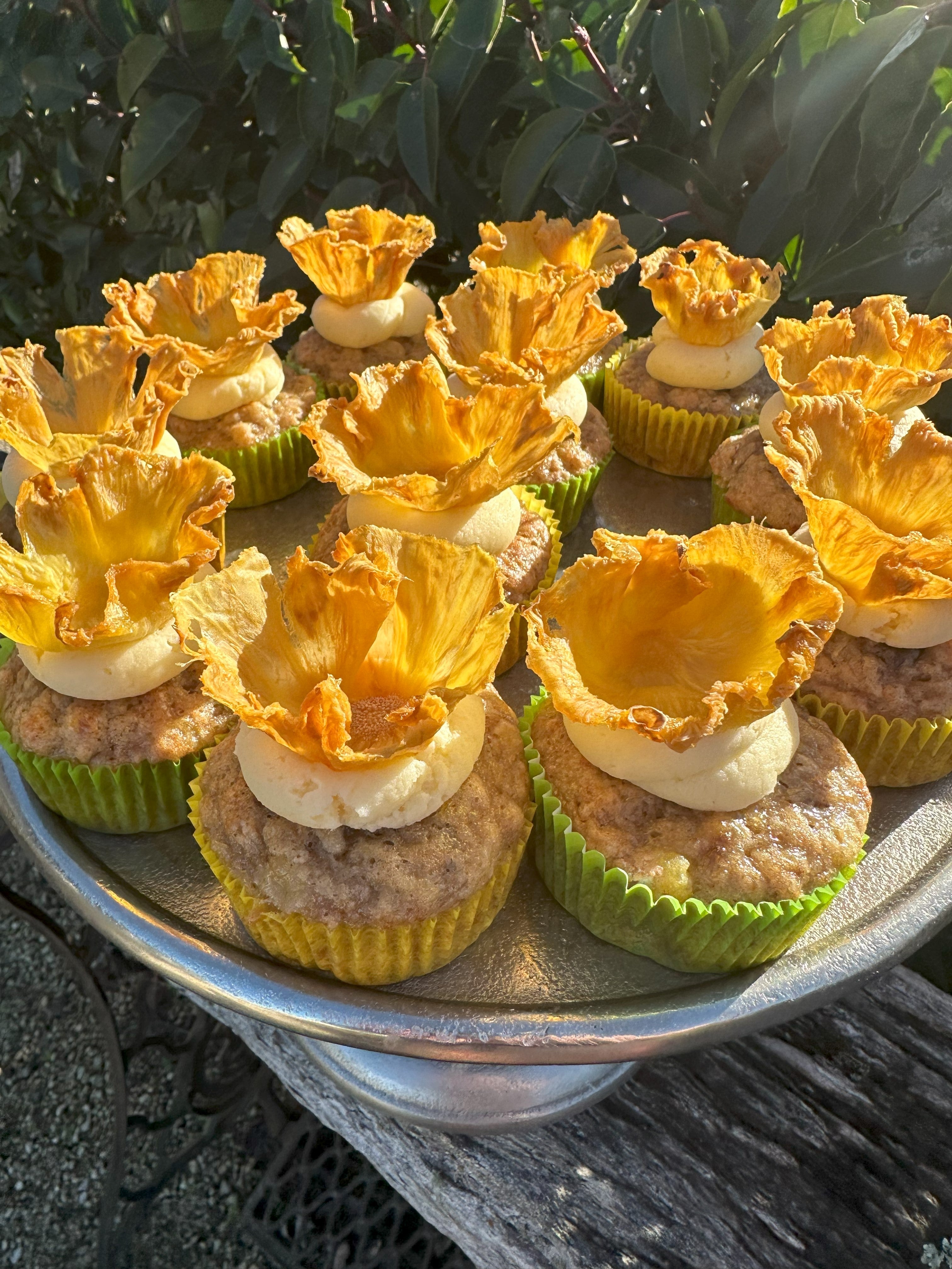 Humming Bird Cupcakes – Tangleby Gardens